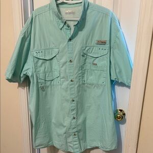 Columbia Men's Light Blue Casual Shirt